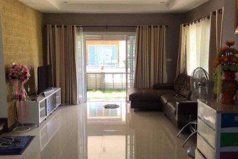 House in San Kamphaeng, Thailand 4 bedrooms № 147840 - photo 8