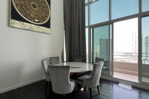 Condo à Khlong San, Bangkok, Thaïlande, 3 chambres № 201185 - photo 6