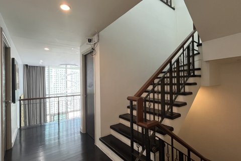 Condo à Khlong San, Bangkok, Thaïlande, 3 chambres № 201185 - photo 11