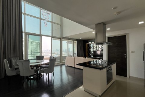 Condo à Khlong San, Bangkok, Thaïlande, 3 chambres № 201185 - photo 8