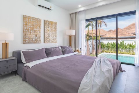 House in Pattaya, Thailand 5 bedrooms № 116987 - photo 27