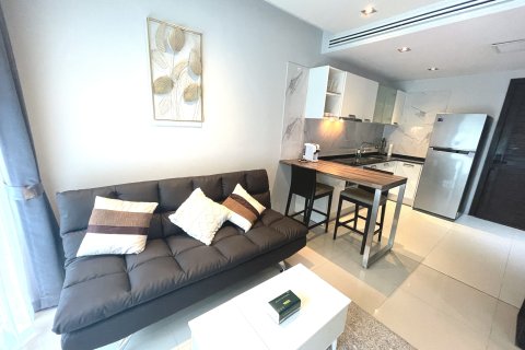Studio dans le Condo à Kathu, Thaïlande  № 147237
