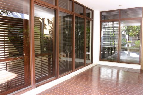 House in Bangkok, Thailand 5 bedrooms № 181129 - photo 8