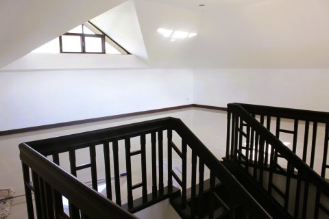House in Bangkok, Thailand 5 bedrooms № 181129 - photo 25