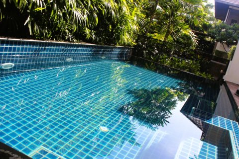 House in Bangkok, Thailand 5 bedrooms № 181129 - photo 14