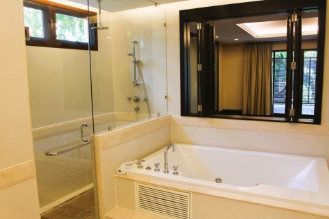 House in Bangkok, Thailand 5 bedrooms № 181129 - photo 27