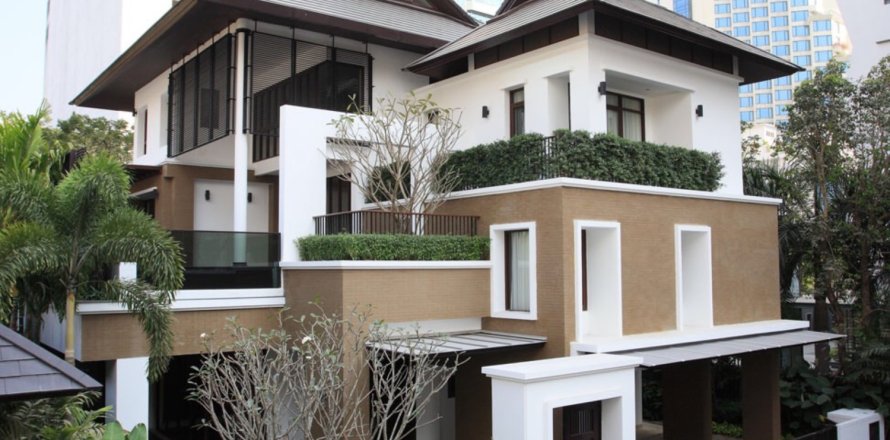 House in Bangkok, Thailand 5 bedrooms № 181129