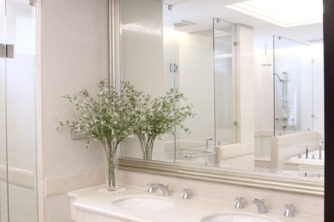 House in Bangkok, Thailand 5 bedrooms № 181129 - photo 13