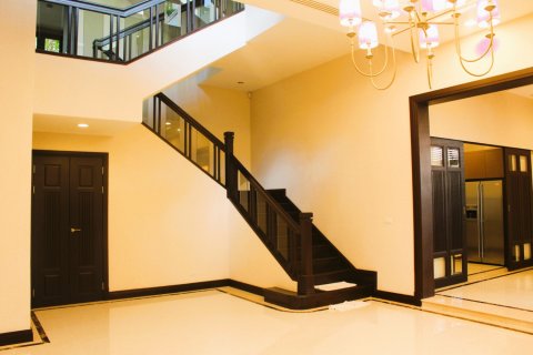 House in Bangkok, Thailand 5 bedrooms № 181129 - photo 23