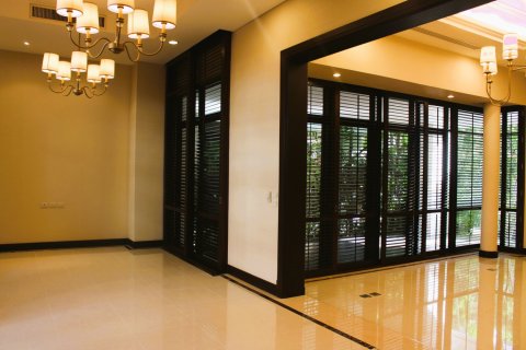House in Bangkok, Thailand 5 bedrooms № 181129 - photo 24