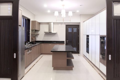 House in Bangkok, Thailand 5 bedrooms № 181129 - photo 10
