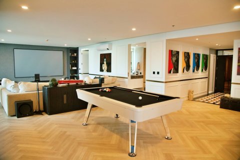 Condo in Bangkok, Thailand, 4 bedrooms  № 181132 - photo 3