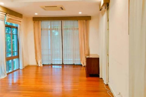 House in Bangkok, Thailand 4 bedrooms № 181131 - photo 11
