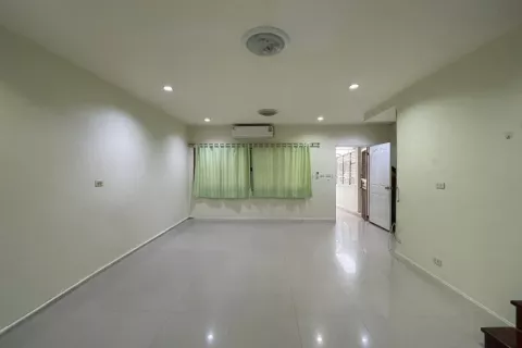 Таунхаус в Правете, Бангкок, Таиланд с 3 спальнями  № 139334 - фото 2