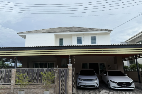 House in Nakhon Ratchasima, Thailand 5 bedrooms № 145154 - photo 1