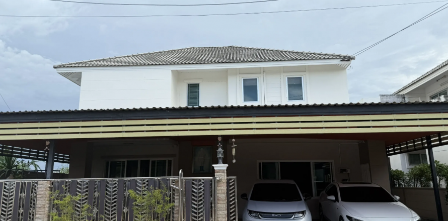 House in Nakhon Ratchasima, Thailand 5 bedrooms № 145154