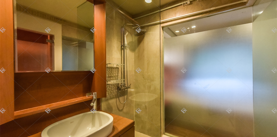 Condo in Bangkok, Thailand, 2 bedrooms № 185966