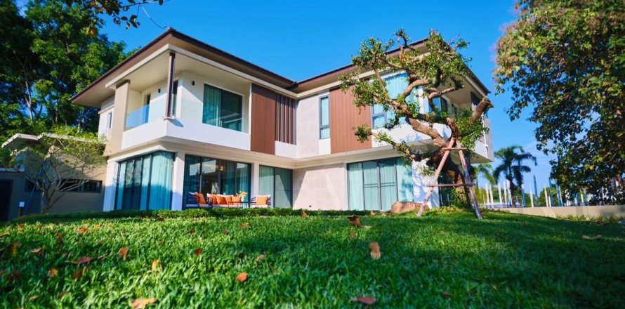 Villa in Chiang Mai, Thailand 4 bedrooms № 160101