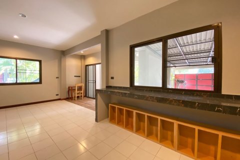 House in Chiang Mai, Thailand 5 bedrooms № 160102 - photo 12
