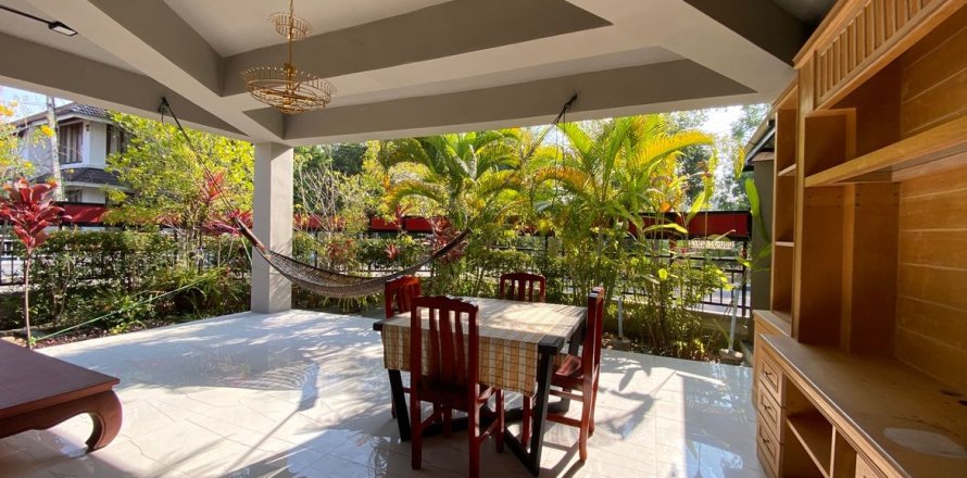 House in Chiang Mai, Thailand 5 bedrooms № 160102