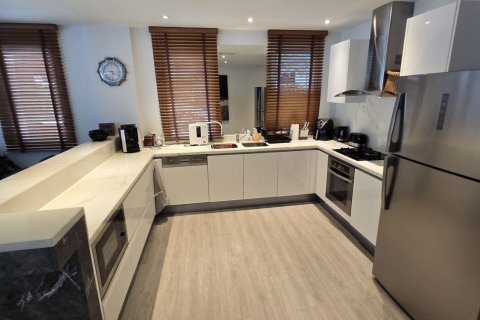 Condo in Phuket, Thailand, 3 bedrooms  № 137639 - photo 9