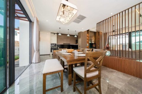 Villa in Phuket, Thailand 4 bedrooms № 137640 - photo 3