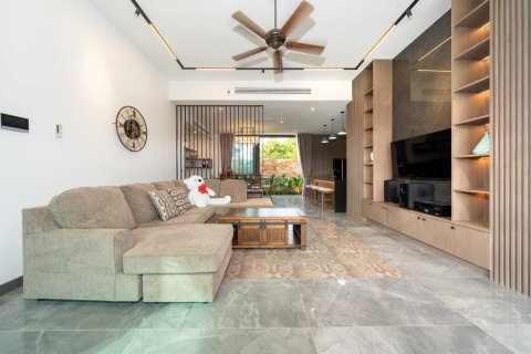 Villa in Phuket, Thailand 4 bedrooms № 137640 - photo 2