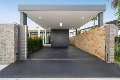 Villa in Phuket, Thailand 4 bedrooms № 137640 - photo 6