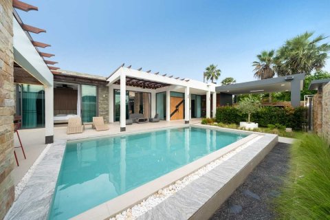 Villa in Phuket, Thailand 4 bedrooms № 137640 - photo 1