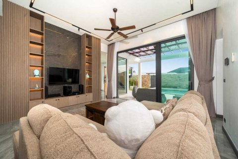 Villa in Phuket, Thailand 4 bedrooms № 137640 - photo 18