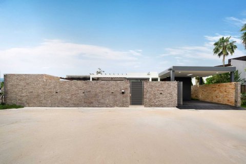 Villa in Phuket, Thailand 4 bedrooms № 137640 - photo 5