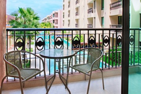 Condo in Hua Hin, Thailand, 3 bedrooms  № 168457 - photo 2