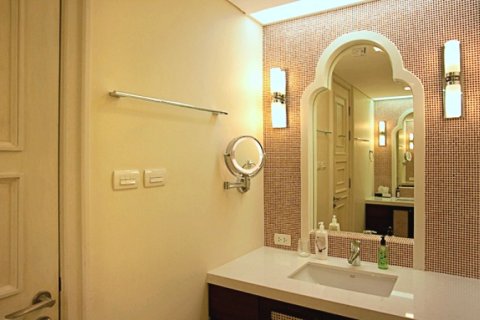 Condo in Hua Hin, Thailand, 3 bedrooms  № 168457 - photo 12