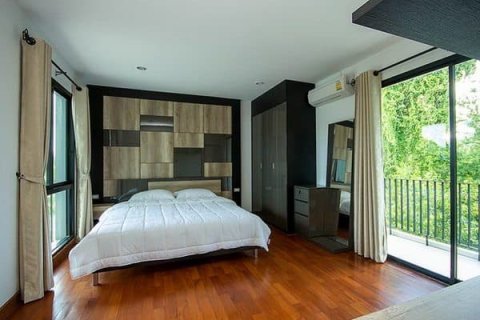 Villa in Pran Buri, Thailand 3 bedrooms № 168460 - photo 10