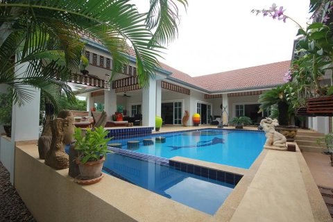 Villa in Hua Hin, Thailand 4 bedrooms № 168461