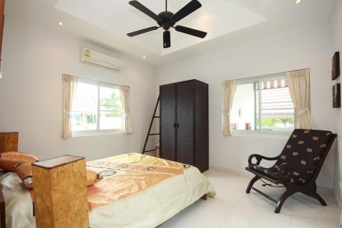Villa in Hua Hin, Thailand 4 bedrooms № 168461 - photo 10