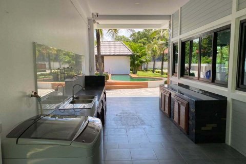 House in San Sai, Thailand 5 bedrooms № 155008 - photo 8