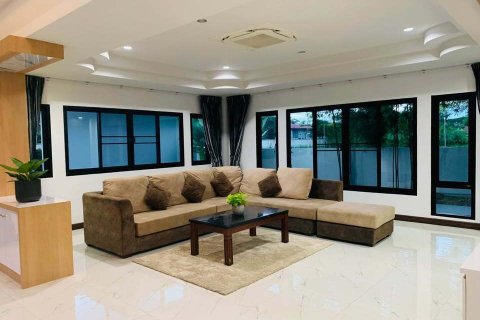 House in San Sai, Thailand 5 bedrooms № 155008 - photo 7