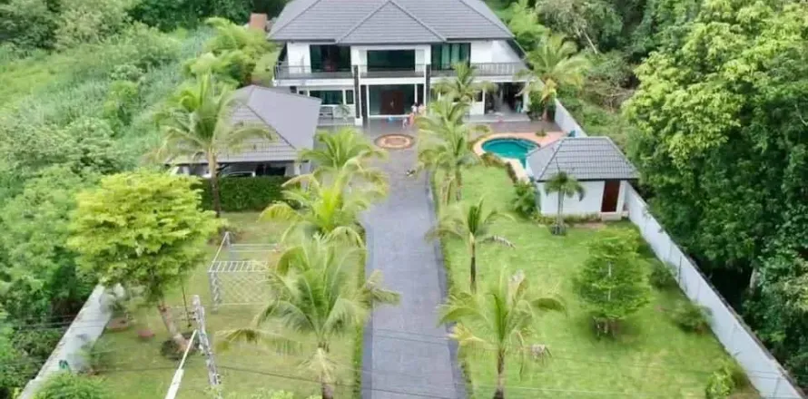 House in San Sai, Thailand 5 bedrooms № 155008