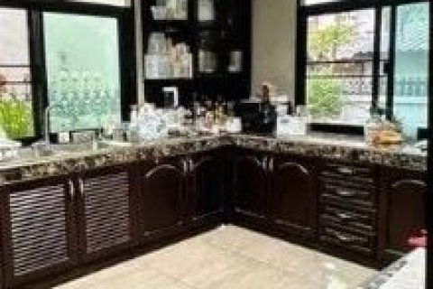 Maison à Bang Kaeo, Thaïlande 6 chambres № 136405 - photo 4