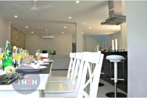Villa in Ko Samui, Thailand 5 bedrooms № 179995 - photo 13