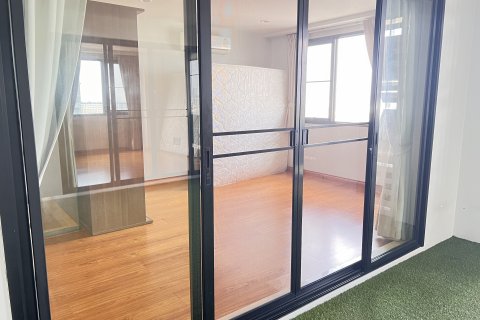 Кондоминиум с 3 спальнями в Ваттхане, Бангкок, Таиланд № 139800 - фото 7