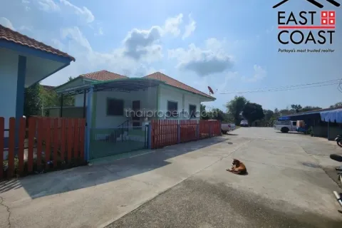 Casa de 3 dormitorios en Pattaya, Tailandia № 213590 - foto 11