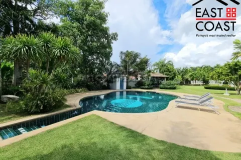 Casa de 7 dormitorios en Pattaya, Tailandia № 213585 - foto 3
