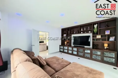 Casa de 7 dormitorios en Pattaya, Tailandia № 213585 - foto 28