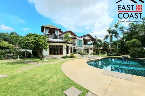 Casa de 7 dormitorios en Pattaya, Tailandia № 213585 - foto 2