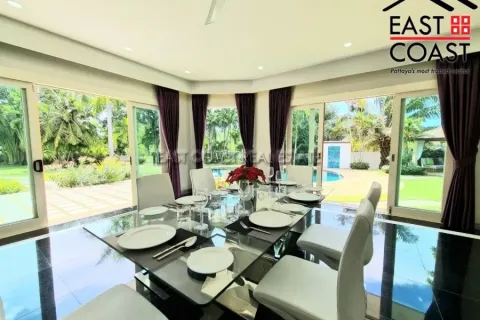 Casa de 7 dormitorios en Pattaya, Tailandia № 213585 - foto 21