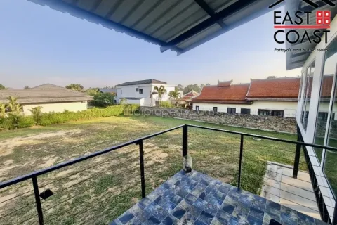 Casa de 3 dormitorios en Pattaya, Tailandia № 213586 - foto 3