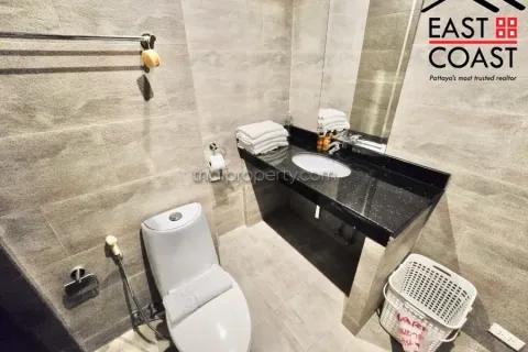 Condominio de 2 dormitorios en Jomtien Beach, Pattaya, Tailandia № 213588 - foto 20