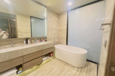 Кондоминиум с 2 спальнями в Ваттхане, Бангкок, Таиланд № 169488 - фото 3